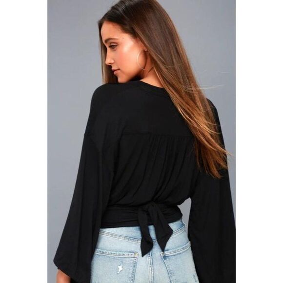 FREE PEOPLE Bell Sleeve "That's A Wrap" Crop Black Top Sz XS - Picture 10 of 11